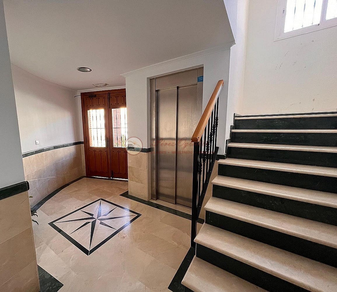2 soverom Leilighet til salgs i Torrox med garasje - € 195 000 (Ref: 10185878)