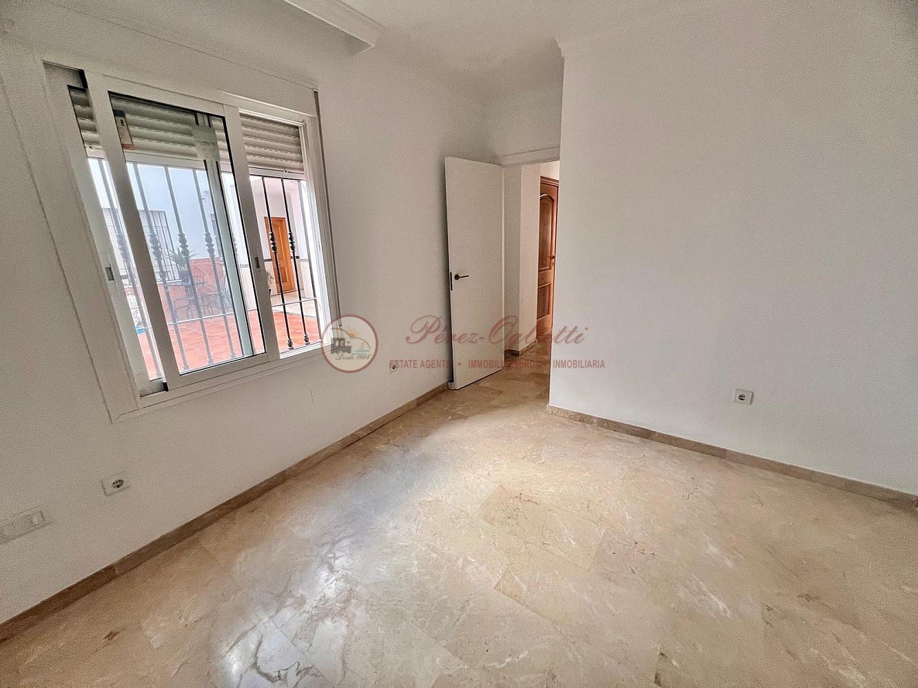 2 soverom Leilighet til salgs i Torrox med garasje - € 195 000 (Ref: 10185878)