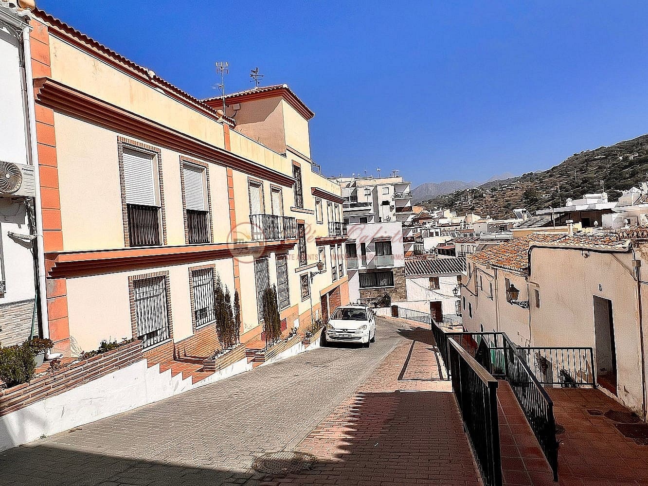 2 soverom Leilighet til salgs i Torrox med garasje - € 195 000 (Ref: 10185878)