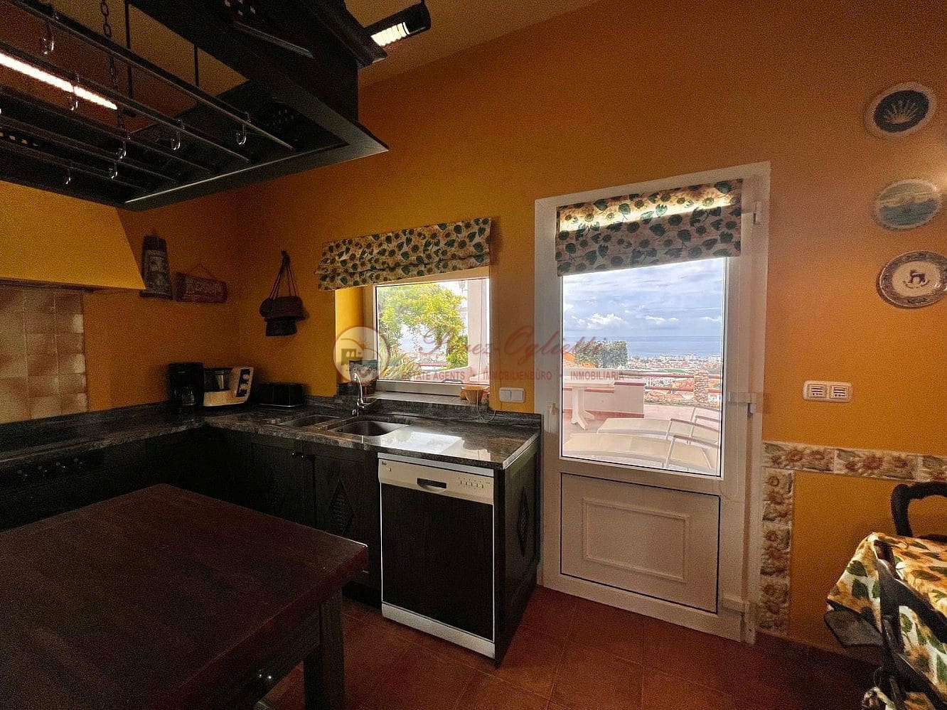 3 soverom Villa til salgs i Torrox-Costa - € 675 000 (Ref: 8220997)