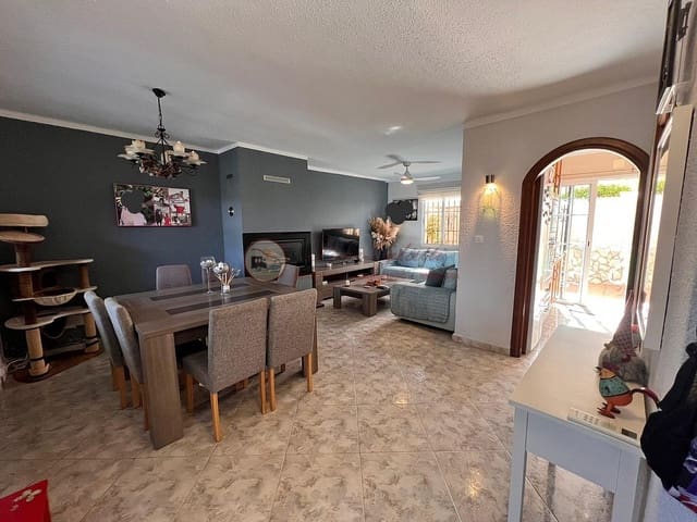 3 soveværelse Villa til salg i Centro, Nerja med swimmingpool - € 350.000 (Ref: 8471470)