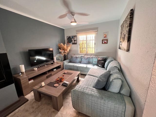 3 soveværelse Villa til salg i Centro, Nerja med swimmingpool - € 350.000 (Ref: 8471470)