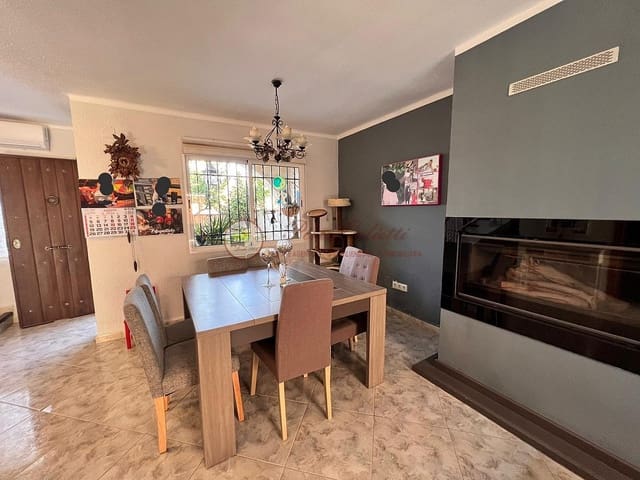 3 soveværelse Villa til salg i Centro, Nerja med swimmingpool - € 350.000 (Ref: 8471470)