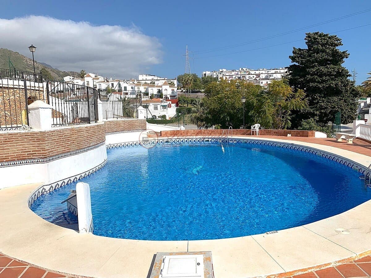 3 quarto Moradia para venda em Nerja com piscina - 350 000 € (Ref: 8471470)