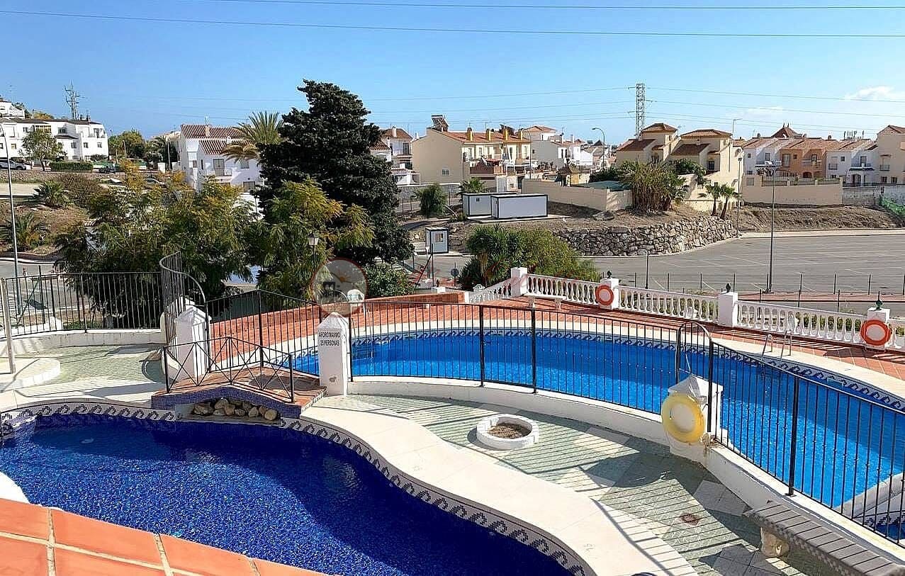 3 quarto Moradia para venda em Nerja com piscina - 350 000 € (Ref: 8471470)