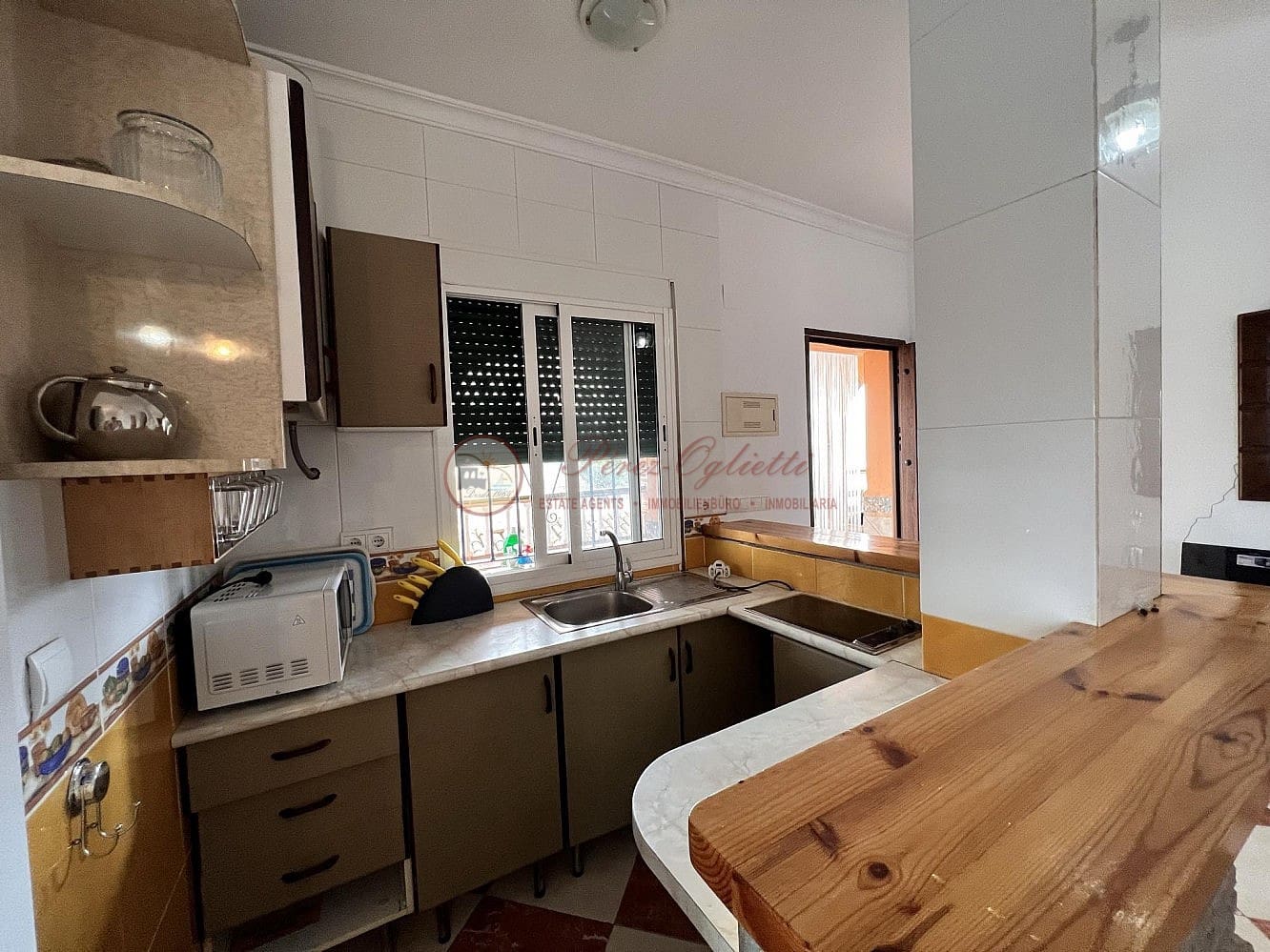 4 bedroom Apartment for rent in Torrox with pool garage - € 780 (Ref: 8481134)