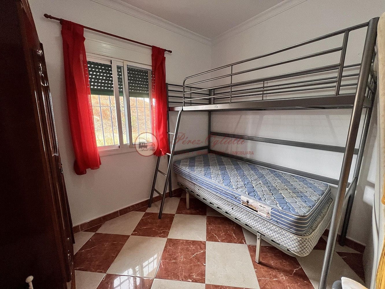 4 bedroom Apartment for rent in Torrox with pool garage - € 780 (Ref: 8481134)