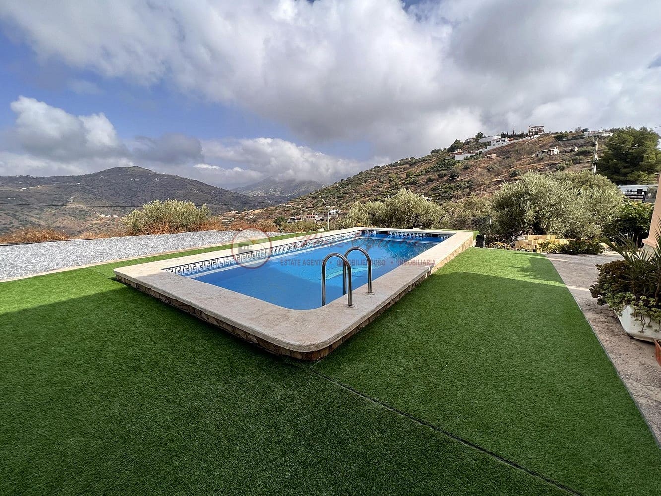 4 bedroom Apartment for rent in Torrox with pool garage - € 780 (Ref: 8481134)