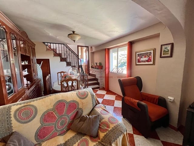 4 slaapkamer Villa te koop in Torrox Pueblo, Torrox - € 210.000 (Ref: 8666158)
