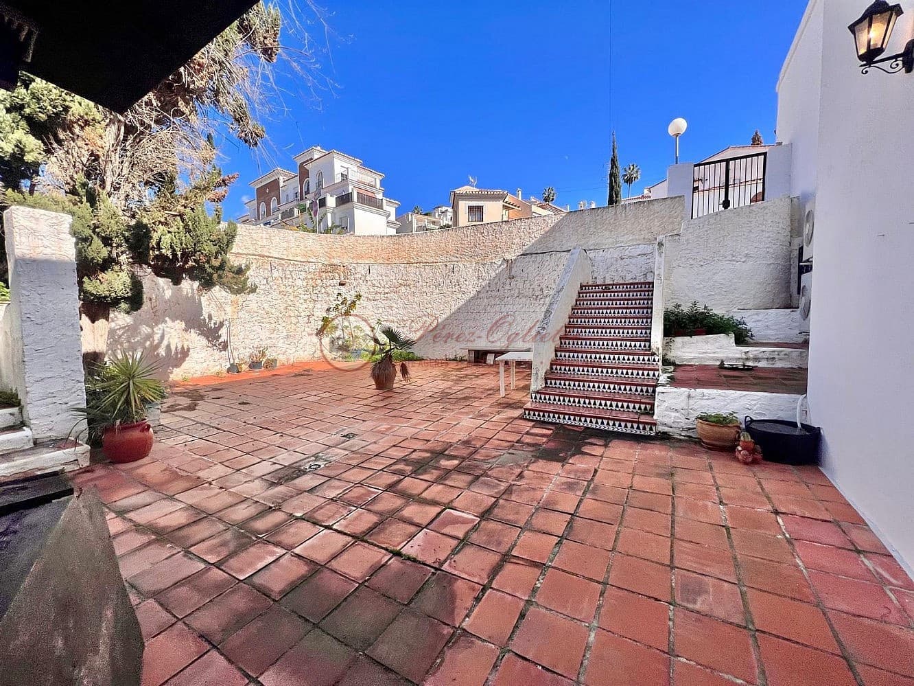 Commercieel te koop in Nerja - € 215.000 (Ref: 8785787)