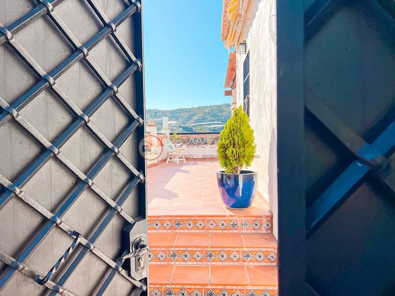 2 soveværelse Villa til salg i Torrox med swimmingpool garage - € 360.000 (Ref: 8866478)