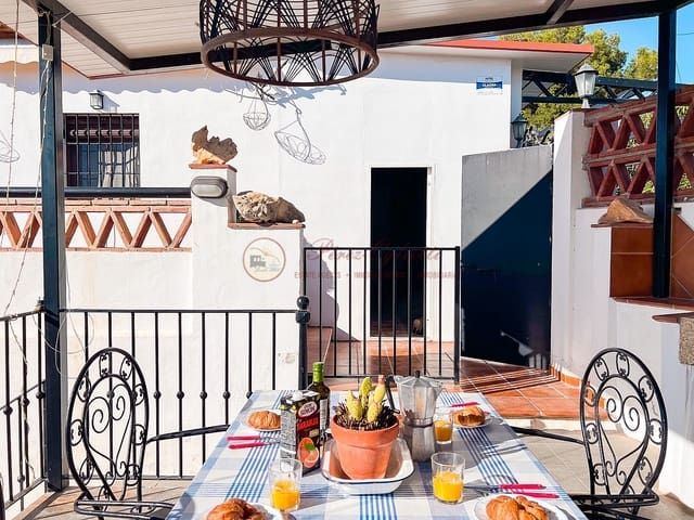 2 soveværelse Villa til salg i Torrox Pueblo, Torrox med swimmingpool garage - € 360.000 (Ref: 8866478)