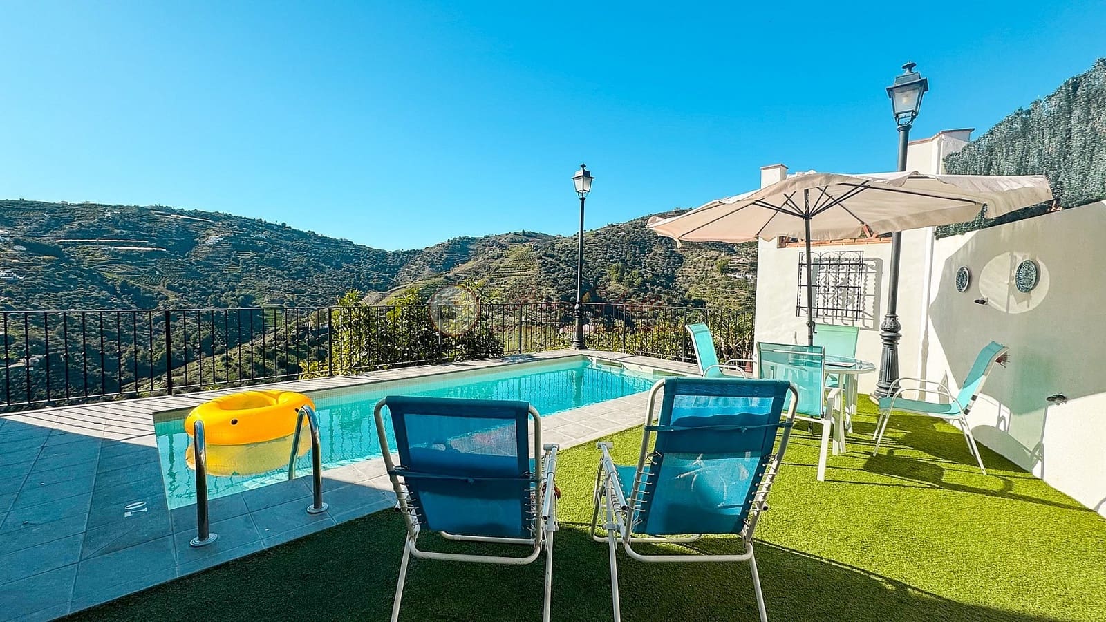 2 soveværelse Villa til salg i Torrox med swimmingpool garage - € 360.000 (Ref: 8866478)