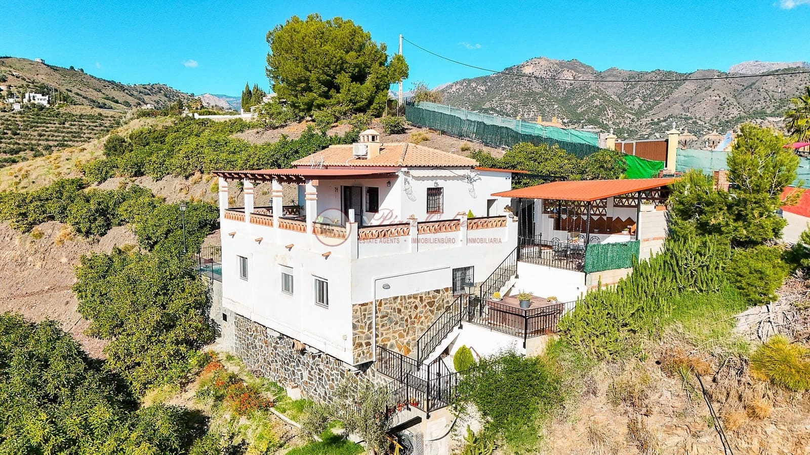 2 soveværelse Villa til salg i Torrox med swimmingpool garage - € 360.000 (Ref: 8866478)