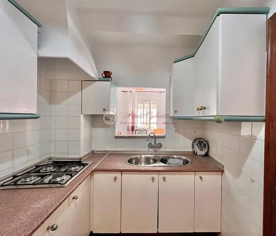 4 soveværelse Villa til salg i Torrox Pueblo, Torrox - € 209.000 (Ref: 8894267)