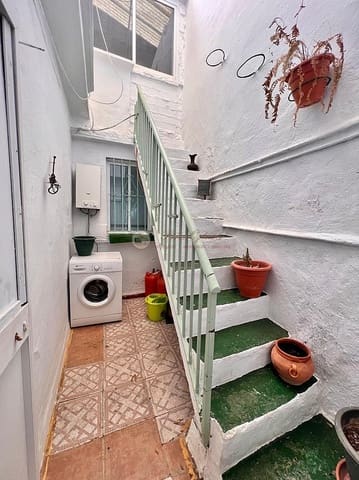 4 soveværelse Villa til salg i Torrox Pueblo, Torrox - € 209.000 (Ref: 8894267)