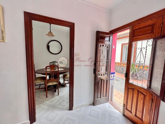 4 soveværelse Villa til salg i Torrox Pueblo, Torrox - € 209.000 (Ref: 8894267)