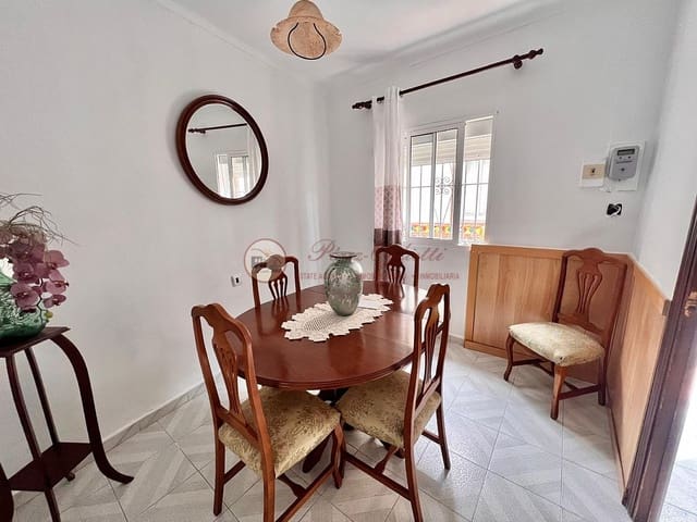 4 soveværelse Villa til salg i Torrox Pueblo, Torrox - € 209.000 (Ref: 8894267)