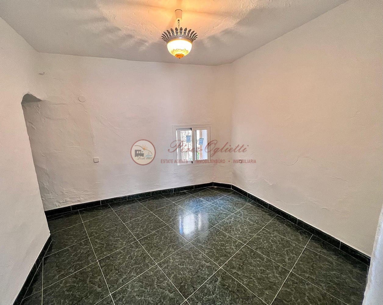 2 bedroom Villa for sale in Torrox - € 115,000 (Ref: 8895981)