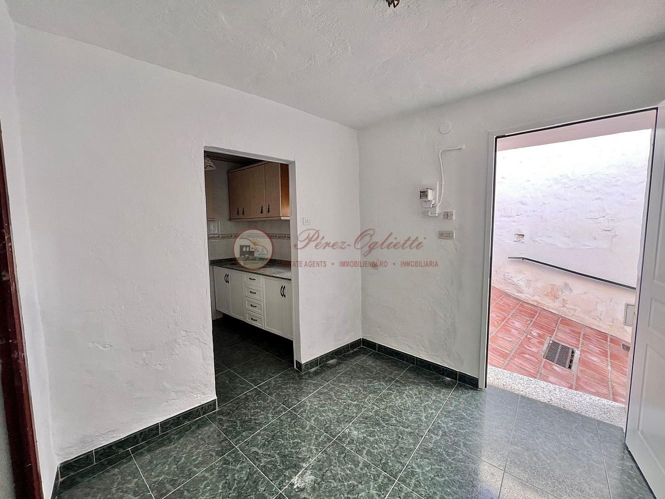 2 bedroom Villa for sale in Torrox - € 115,000 (Ref: 8895981)