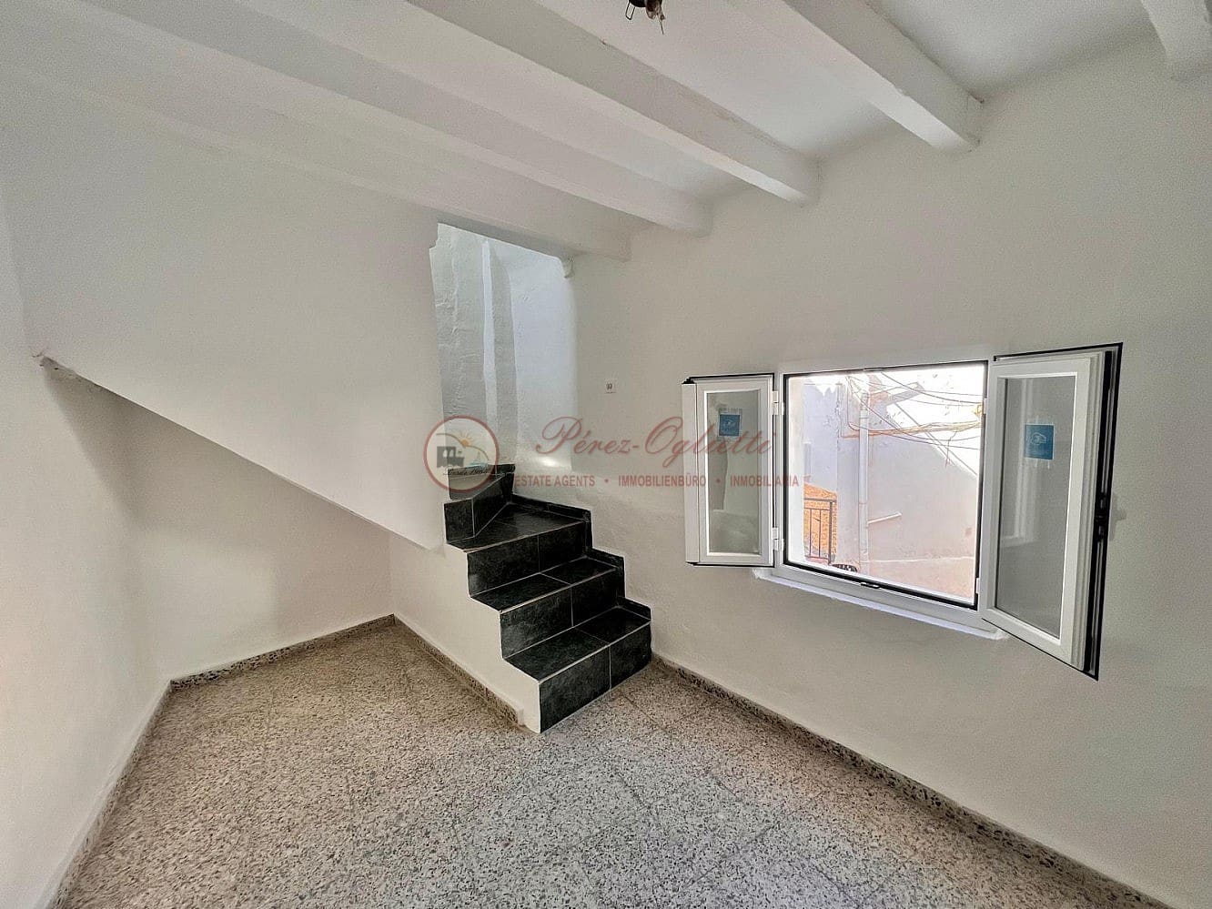 2 bedroom Villa for sale in Torrox - € 115,000 (Ref: 8895981)