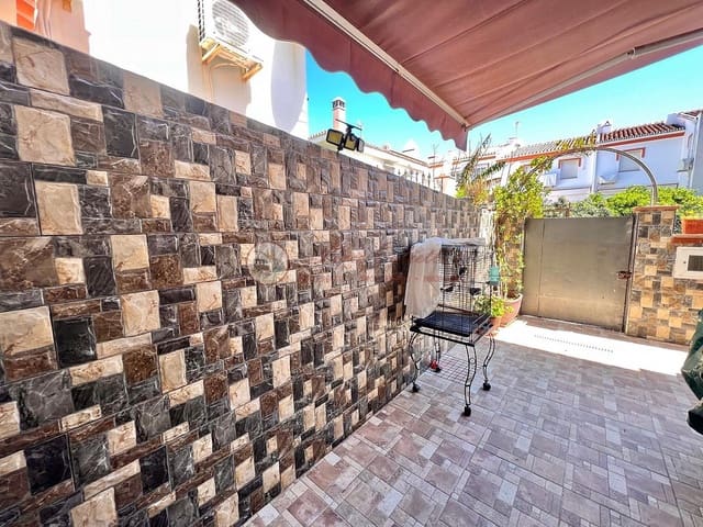 3 soveværelse Villa til salg i El Peñoncillo, Torrox - € 325.000 (Ref: 8902736)