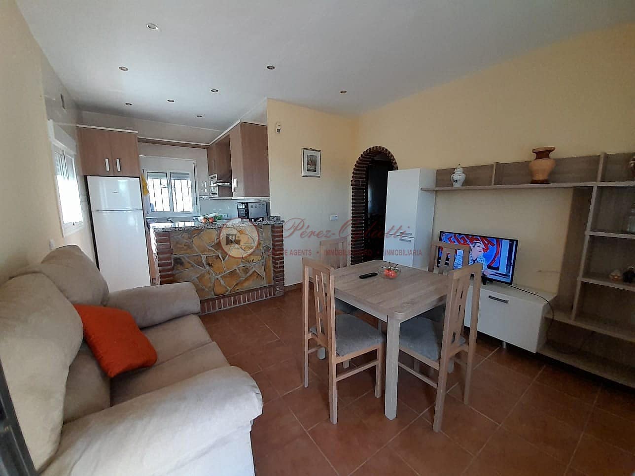 3 Zimmer Haus zu vermieten in Torrox mit Garage - 800 € (Ref: 9029053)