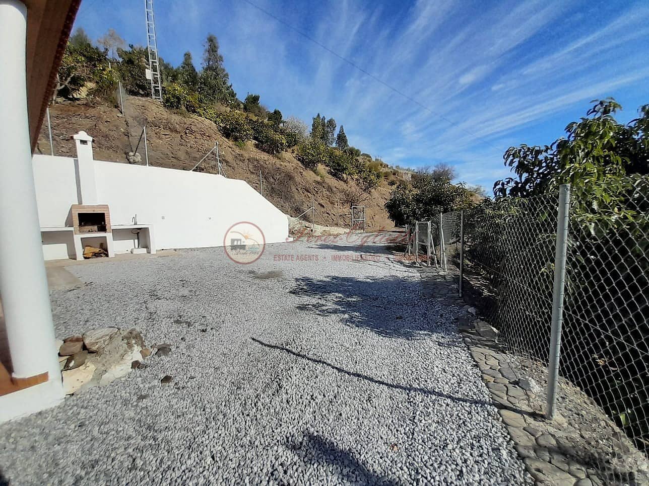 3 Zimmer Haus zu vermieten in Torrox mit Garage - 800 € (Ref: 9029053)