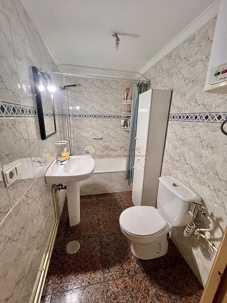 Villa te koop in Torrox - € 77.000 (Ref: 9147717)