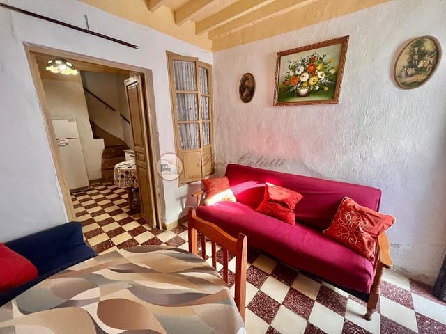 Villa til salg i Torrox Pueblo, Torrox - € 77.000 (Ref: 9147717)