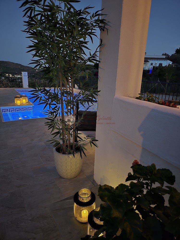 3 slaapkamer Finca/Landhuis te koop in Torrox met zwembad garage - € 365.000 (Ref: 9373624)