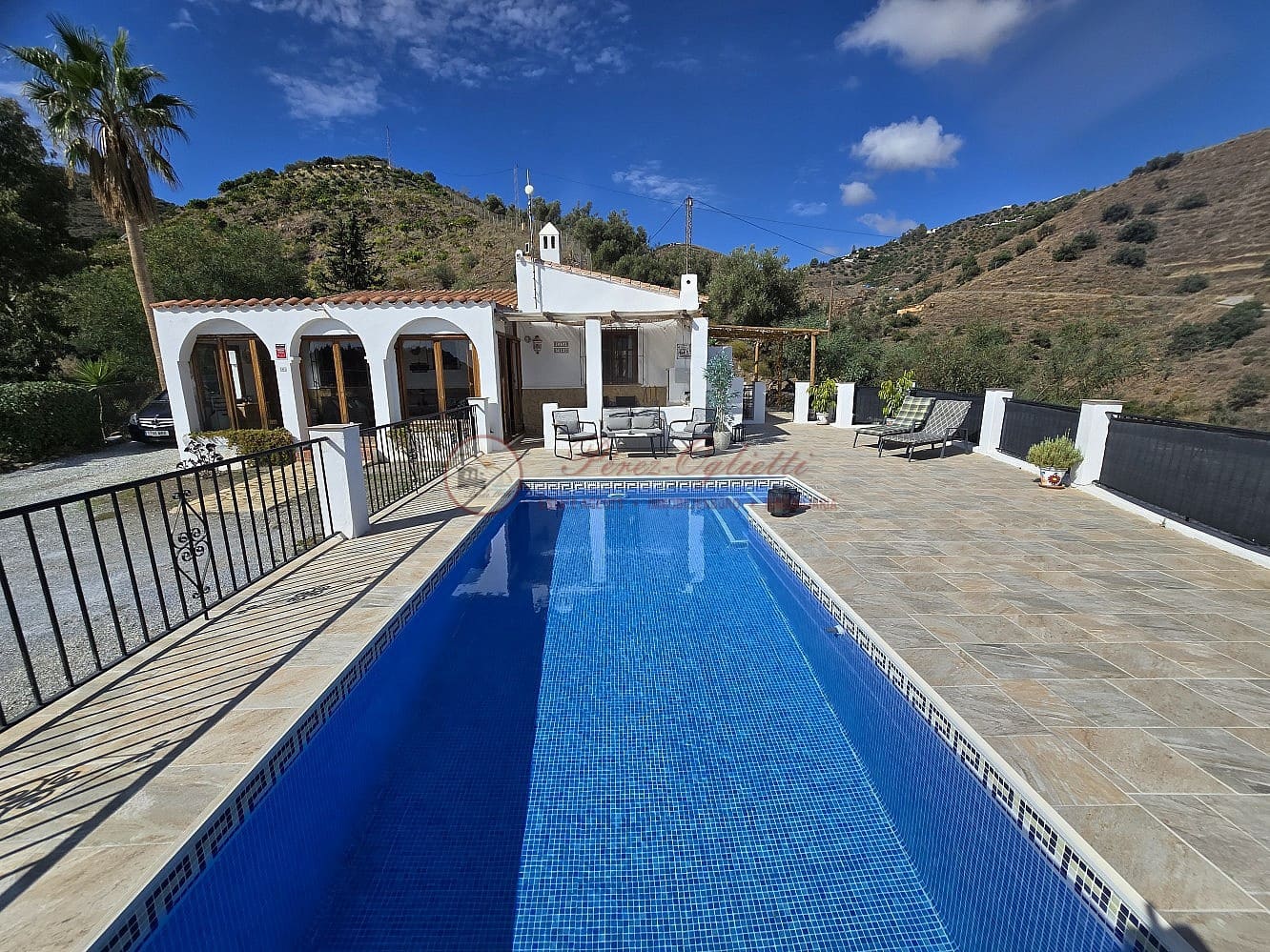 3 slaapkamer Finca/Landhuis te koop in Torrox met zwembad garage - € 365.000 (Ref: 9373624)