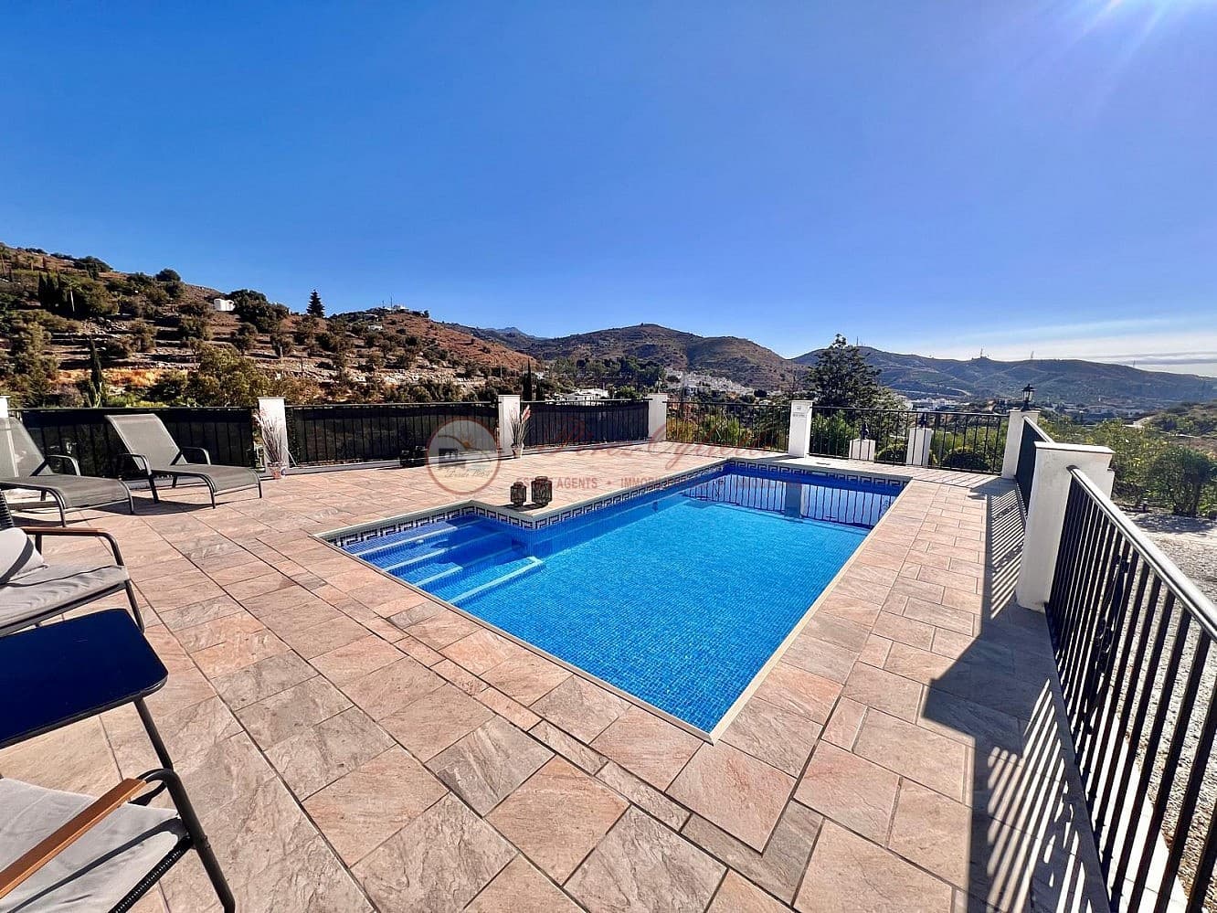 3 slaapkamer Finca/Landhuis te koop in Torrox met zwembad garage - € 365.000 (Ref: 9373624)