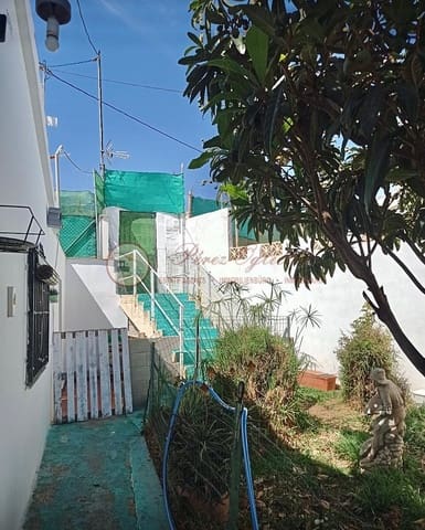 3 soveværelse Villa til salg i El Peñoncillo, Torrox med swimmingpool - € 159.000 (Ref: 9518027)