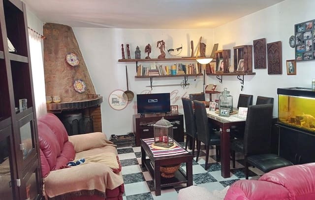 3 soveværelse Villa til salg i El Peñoncillo, Torrox med swimmingpool - € 159.000 (Ref: 9518027)