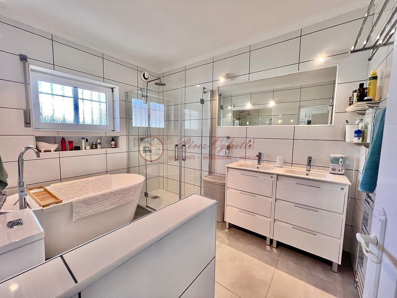 Chalet de 3 habitaciones en Nerja en venta con piscina - 695.000 € (Ref: 9566505)