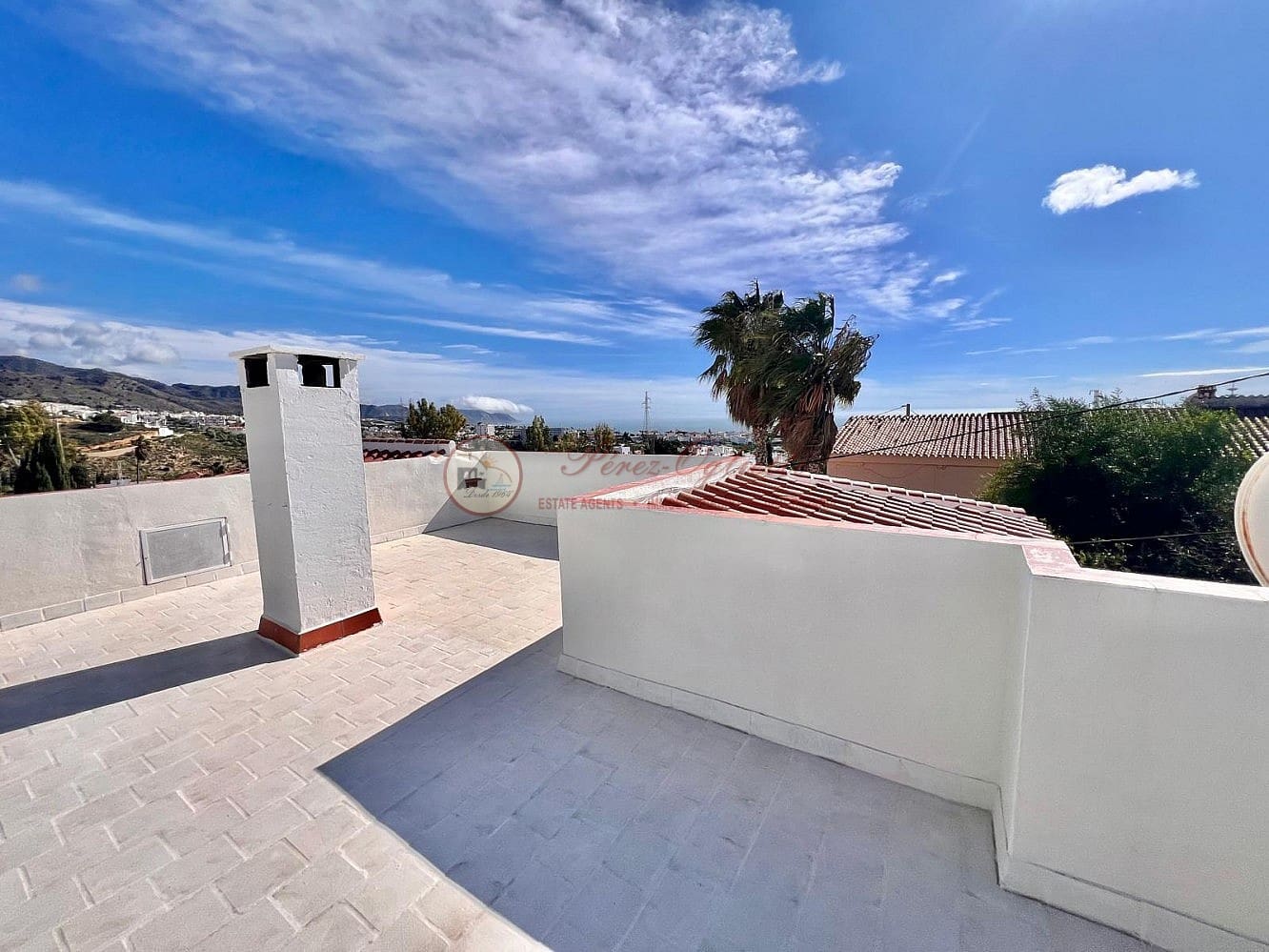 Chalet de 3 habitaciones en Nerja en venta con piscina - 695.000 € (Ref: 9566505)