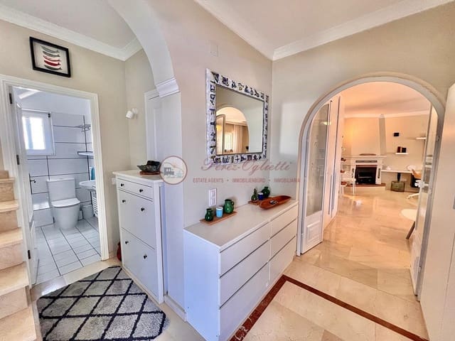 Chalet de 3 habitaciones en Centro, Nerja en venta con piscina - 695.000 € (Ref: 9566505)