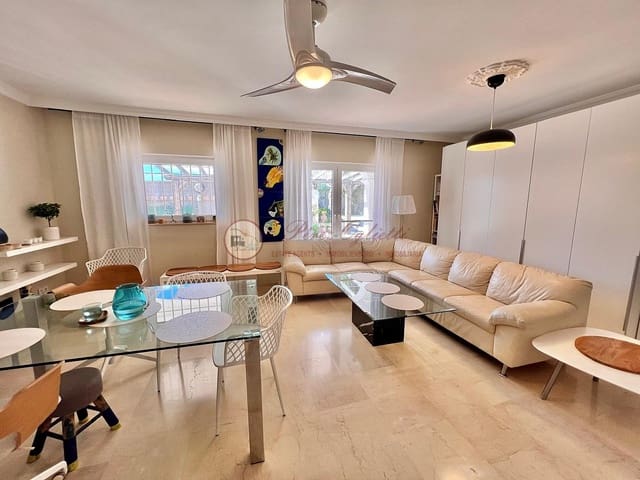 Chalet de 3 habitaciones en Centro, Nerja en venta con piscina - 695.000 € (Ref: 9566505)