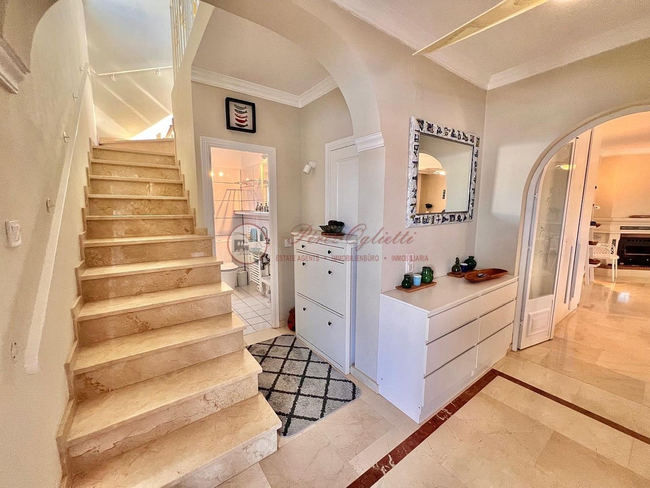 Chalet de 3 habitaciones en Nerja en venta con piscina - 695.000 € (Ref: 9566505)