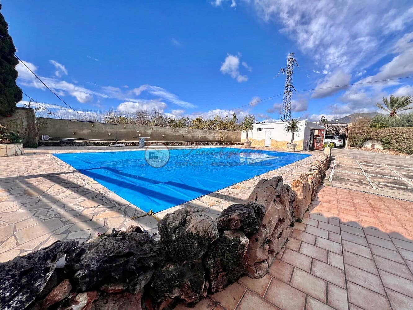 Chalet de 3 habitaciones en Nerja en venta con piscina - 695.000 € (Ref: 9566505)