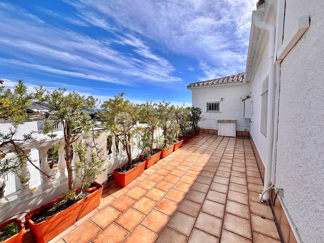 Chalet de 3 habitaciones en Nerja en venta con piscina - 695.000 € (Ref: 9566505)