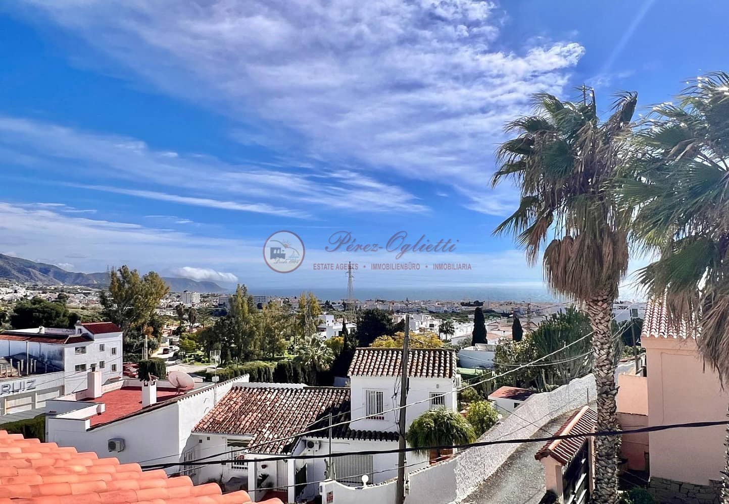 Chalet de 3 habitaciones en Nerja en venta con piscina - 695.000 € (Ref: 9566505)