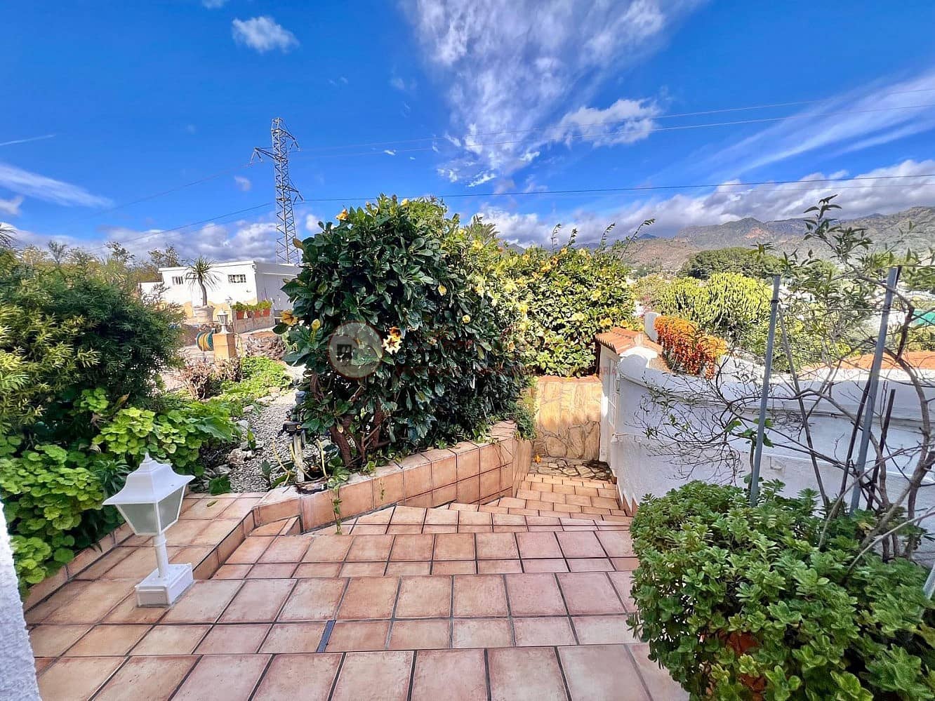 Chalet de 3 habitaciones en Nerja en venta con piscina - 695.000 € (Ref: 9566505)