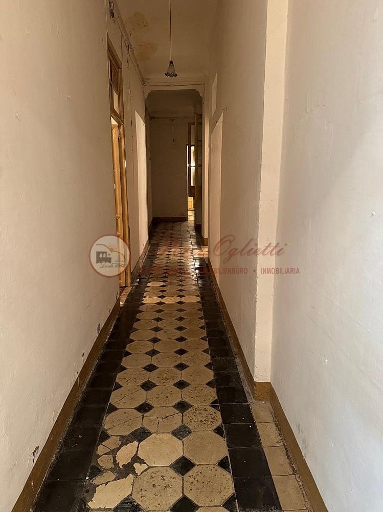 7 bedroom Apartment for sale in Granada city - € 499,000 (Ref: 9566673)
