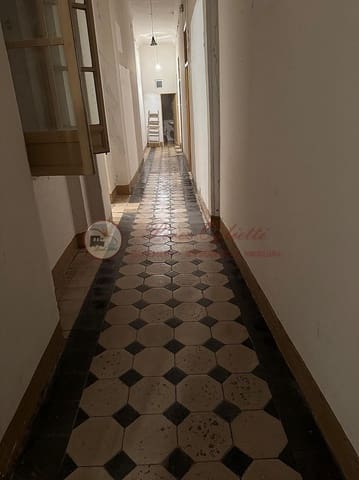 7 soverom Leilighet til salgs i Centro - Sagrario, Granada by - € 499 000 (Ref: 9566673)