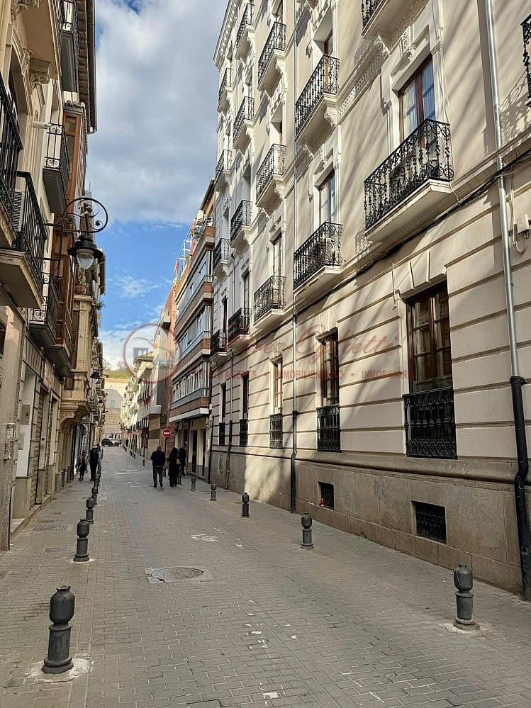 7 soveværelse Lejlighed til salg i Granada by - € 479.000 (Ref: 9566673)