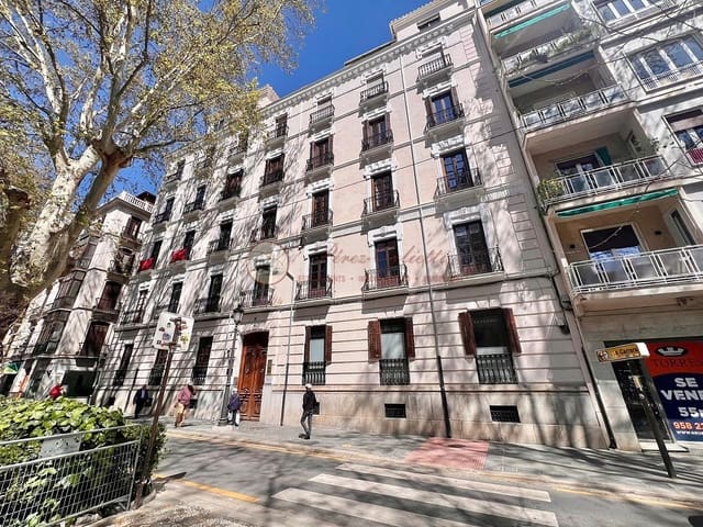 7 bedroom Apartment for sale in Centro - Sagrario, Granada city - € 479,000 (Ref: 9566673)