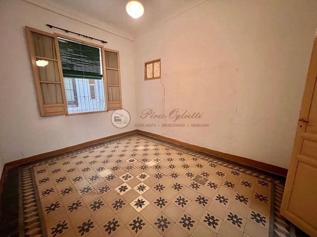 7 bedroom Apartment for sale in Centro - Sagrario, Granada city - € 479,000 (Ref: 9566673)