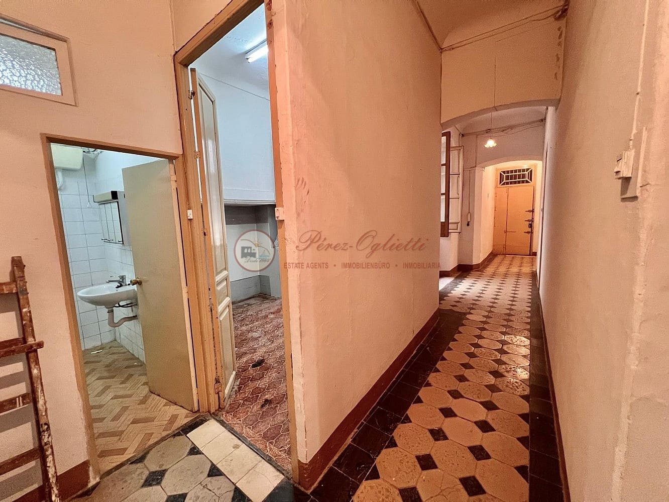 5 soveværelse Lejlighed til salg i Granada by - € 449.000 (Ref: 9566673)